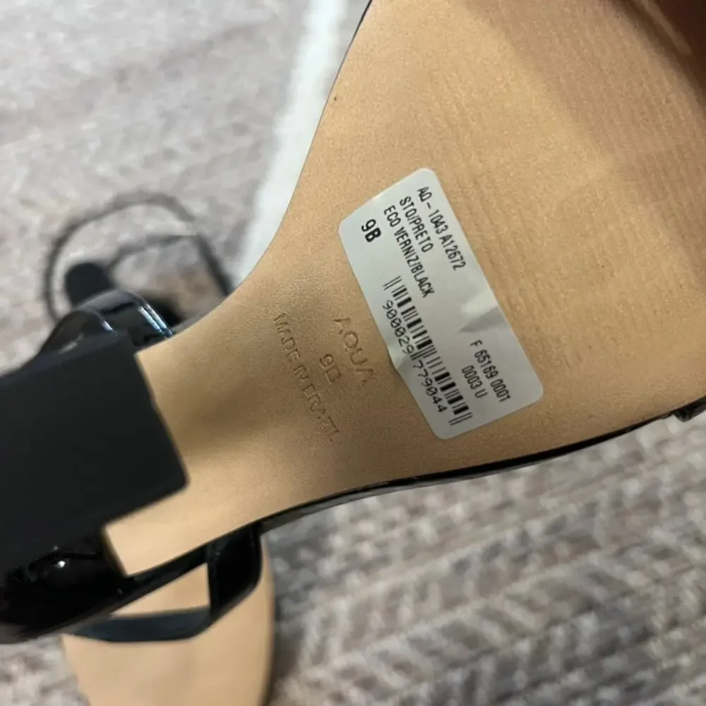 AQUA Ankle Strapped Heel Sz 9B